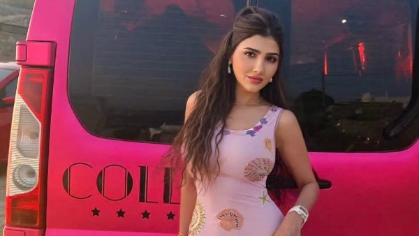 إطلالات مثيرة.. مي عمر تشعل الأجواء في الموسم الصيفي الحالي