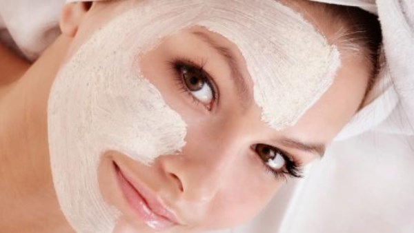 مع ارتفاع الحرارة.. ماسكات طبيعية لتفتيح البشرة بسرعة