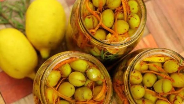 فى موسمه .. طرق تخليل الزيتون الأخضر  التفاحى مثل المصانع