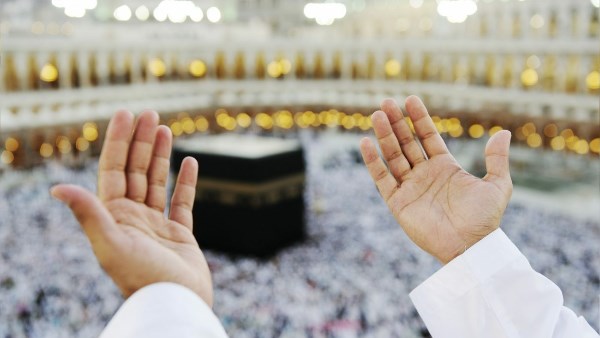 دعاء الذهاب للعمرة .. ردده بيقين يرزقك الله زيارة بيته الحرام