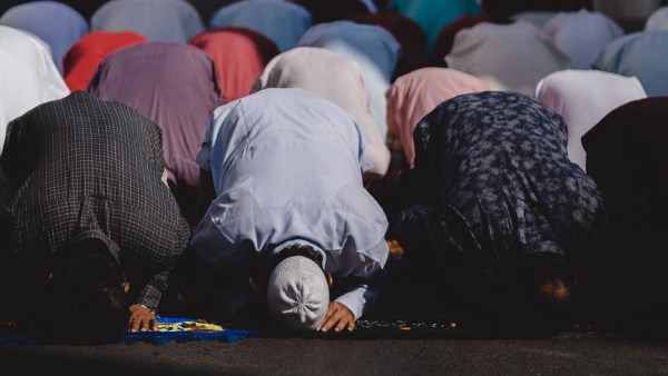 فضل صلاة الجمعة.. كفارة للذنوب ما لم ترتكب الكبائر