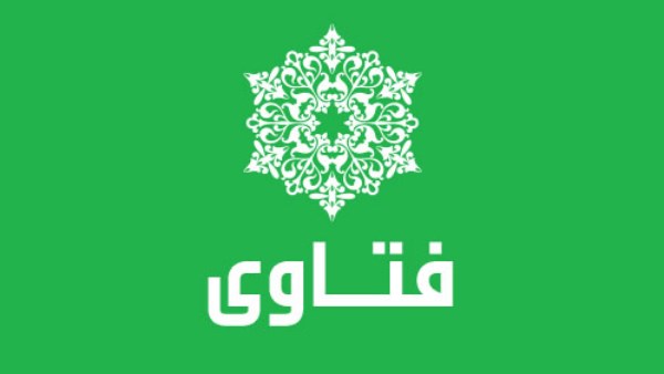 فتاوى وأحكام.. حكم قراءة القرآن في العزاء وأخذ الأجرة عليها.. هل يجوز رفع اليدين إلى السماء أثناء الدعاء؟ .. حكم الصلاة خلف إمام مدخن وهل يجوز الوقوف على يساره؟