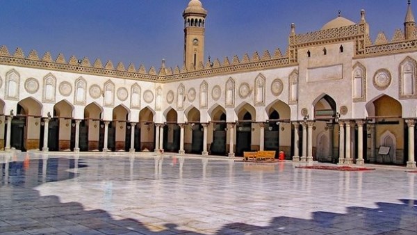 الجامع الأزهر يعلن إقامة صلاة الخسوف فجر اليوم الجمعة