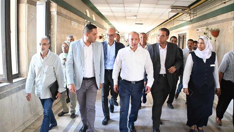 عميد طب قصر العيني يتفقد مستشفى المنيل التخصصي (صور)