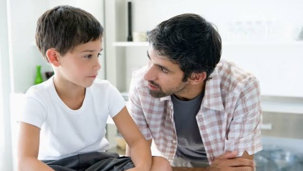 الإنفاق عليهم واجب.. أمين الإفتاء: انفصال الأب عن الأم لا ينهي مسئوليته عن أولاده