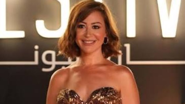 بعد أزمتها الصحية .. منة شلبي تتصدّر تريند مواقع التواصل