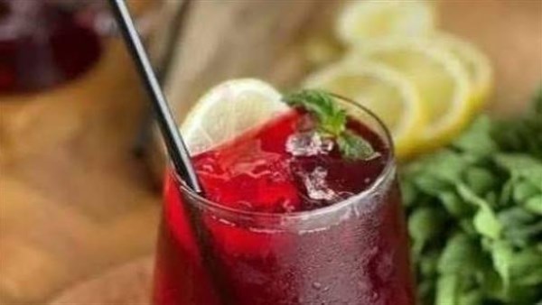 طريقة عمل الكركديه بالصودا.. مشروب صيفي منعش