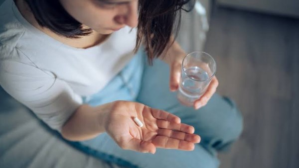 احترس.. علامات تدل على نقص فيتامين B12.. طرق التشخيص والعلاج