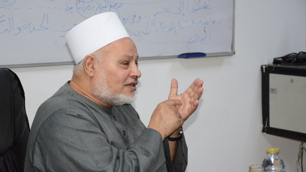 إبراهيم الهدهد للطلاب الوافدين: فهم النصوص الشرعية لا يكون بالألفاظ المجردة