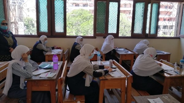 طلاب الابتدائية والإعدادية الأزهرية يؤدون اليوم امتحان العلوم واللغة الإنجليزية