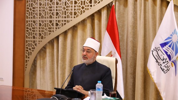 مفتي الجمهورية لأئمة بريطانيا : اللغة العربية المدخل الصحيح لفهم النصوص الشرعية