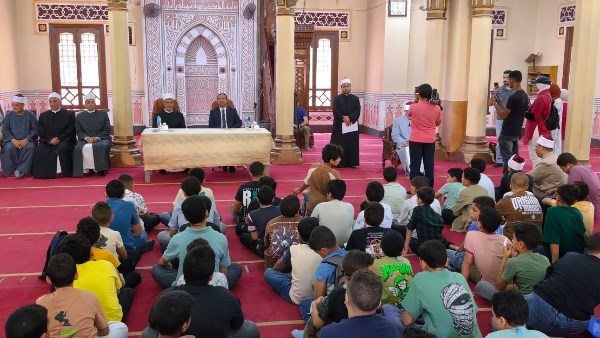 محافظ المنوفية يشهد حفل تكريم أطفال البرنامج الصيفي بمسجد الأنصار | صور