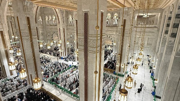 بث مباشر.. شعائر صلاة الجمعة من الحرمين الشريفين