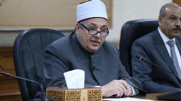 وكيل الأزهر يعزي أمين مجمع البحوث الإسلامية في وفاة والدته