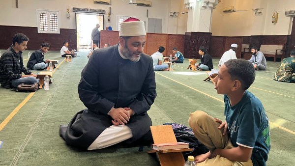 الأزهر للفتوى: أهل القرآن أكثر الناس بركة وأرفعهم درجة