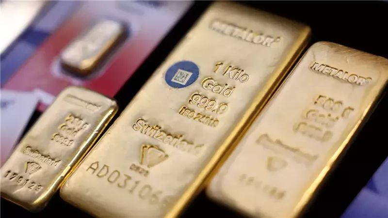 انخفاض مفاجئ في سعر الذهب اليوم قبل خطاب وورش والأونصة أقل من 4600 دولار لأول مرة