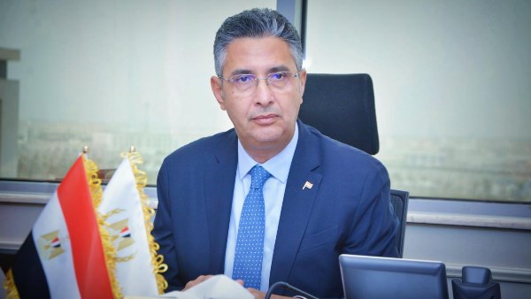 بعد اجتماع موسع.. وزير التموين يفتح ملفات تكلفة الخبز والقرار 175 و88