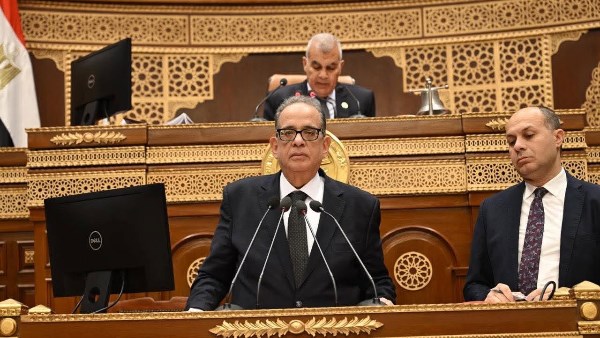 للحماية من السوشيال ميديا .. تحرك برلماني عاجل بشأن إدراج التربية الرقمية بالمناهج