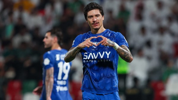 أزمة داروين نونيز تتصاعد داخل الهلال .. غياب العروض يربك خطط إنزاجي