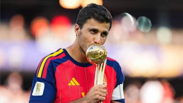 رومانو: رودري يقترب من برشلونة ويبتعد عن ريال مدريد في سباق الميركاتو
