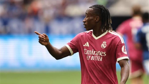 ديوماندي يكشف كواليس حديثه مع دروجبا بعد انتقاله إلى ريال مدريد
