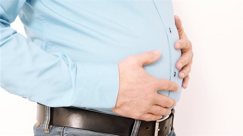 كيف تخففين انتفاخ البطن بعادات غذائية بسيطة؟
