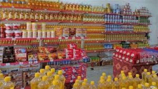 بعد الانخفاض وقبل ما تشتري بكرة.. اعرف أسعار السلع الأساسية وصلت لكام؟!