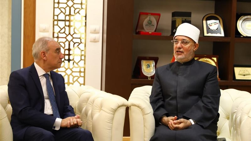 مفتي الجمهورية يستقبل السفير علاء يوسف لبحث تعزيز التعاون في مجال الوعي المجتمعي