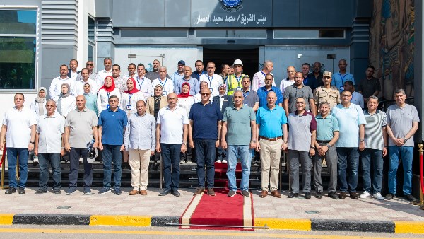 وزير الإنتاج الحربي يتفقد خطوط الإنتاج بشركة أبي قير للصناعات الهندسية