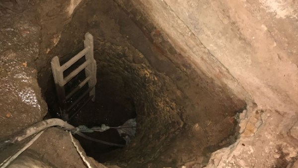 لليوم الثالث.. 3 جثامين عالقة تحت التراب بعد رحلة بحث عن الآثار في الفيوم حفرة ابتلعت أصحابها