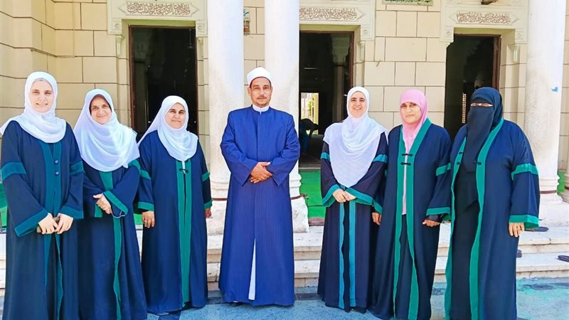 أوقاف الفيوم تنظم قافلة دعوية للواعظات بقرية هوارة المقطع