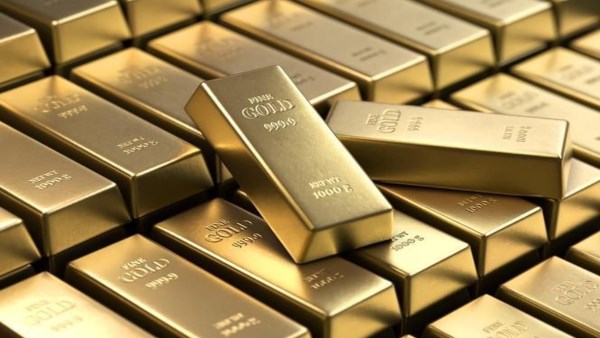 بعد مكاسب الذهب في أغسطس .. المعدن الأصفر يتلقى ضربة جديدة