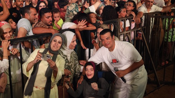 إيهاب توفيق يتألق في حفل المنصورة الجديدة ويشعل أجواء صيف 2026