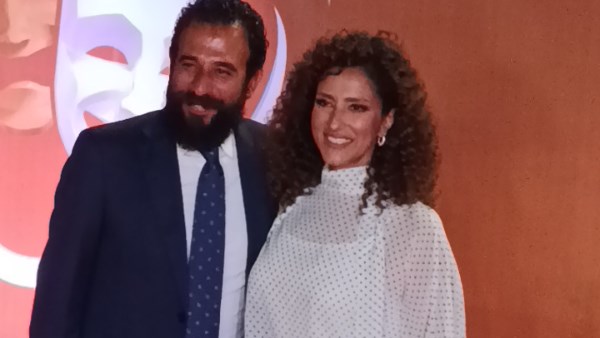 حنان مطاوع ودنيا عبد العزيز .. توافد النجوم على ختام مهرجان المسرح