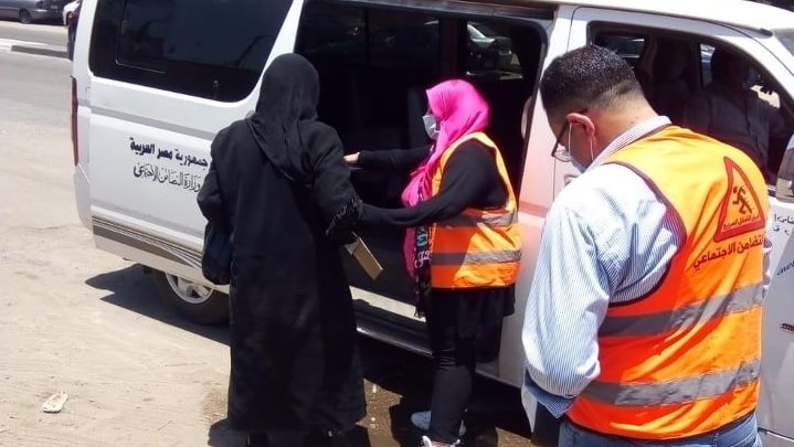 أيتام ومسنون .. شاهد كيف يتفاعل التدخل السريع لإنقاذ الحالات الأولى بالرعاية