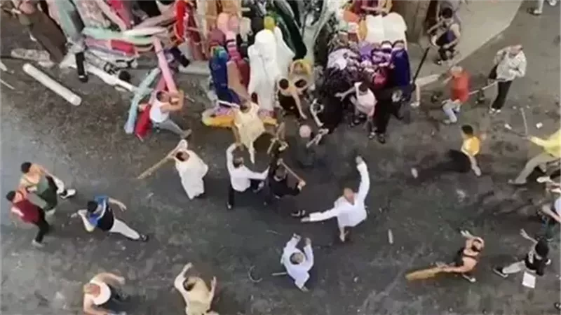 ليلة ساخنة في العمرانية، مشاجرة بالشماريخ والحجارة والأجهزة الأمنية تسيطر على الموقف