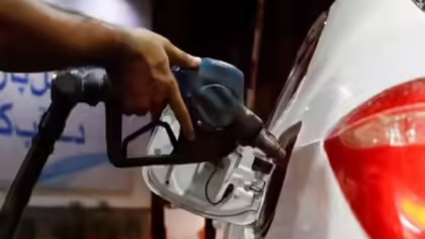 رئيس شعبة المواد البترولية يحسم الجدل حول حقيقة زيادة أسعار الوقود