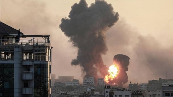 الاحتلال يشعل جبهة لبنان.. غارات على حزب الله بعد مقتل جنود إسرائيليين