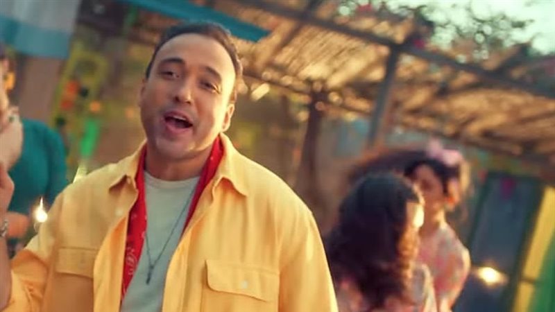 أحمد عجمي يطلق فيديو كليب “أحلى نار معاك” بتوقيع المخرجة بتول عرفة