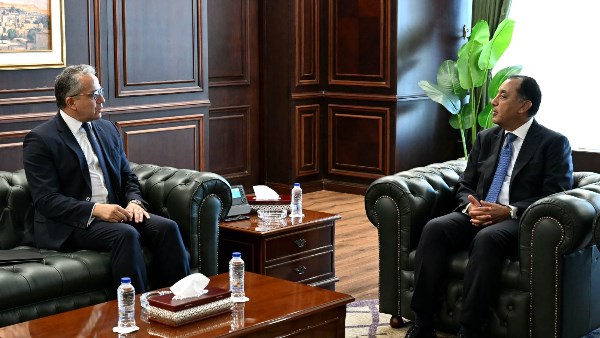 مدبولي يستقبل خالد العناني.. تعاون مصري مع اليونسكو لتطوير التعليم والثقافة والذكاء الاصطناعي