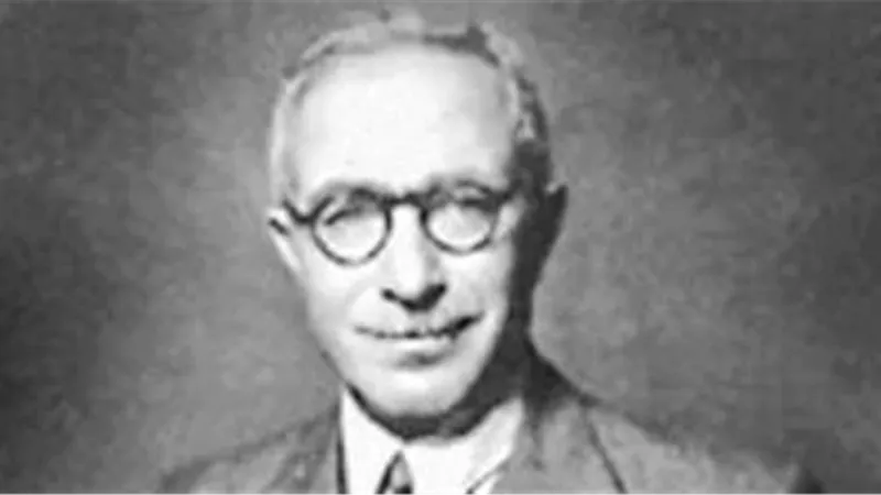 محمد حسين هيكل، رائد الأدب المعاصر الذي روى “حياة محمد” بعيدا عن سيرة ابن هشام