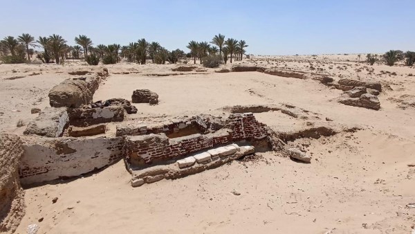 الكشف عن بقايا خان طريق بمدينة «عسيلة» بشمال سيناء على الدرب السلطاني