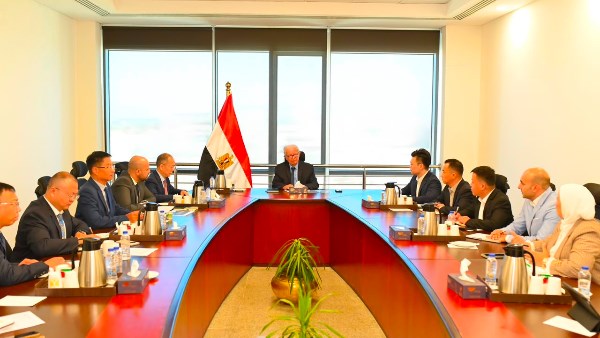 باستثمارات 2 مليار دولار.. نائب رئيس الوزراء يبحث مع مجموعة صينية إقامة مجمع صناعي متكامل