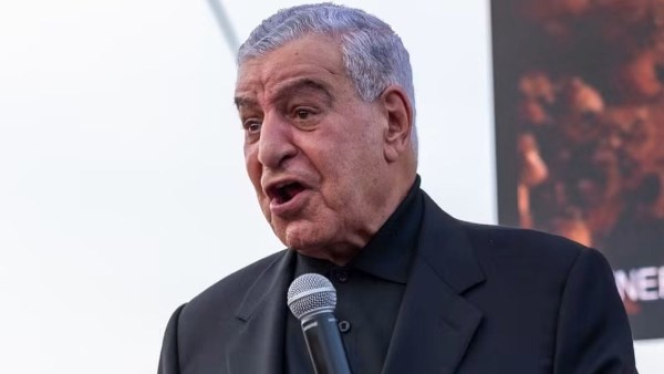 زاهي حواس يبدأ جولة بـ7 مدن إيطالية لتوقيع كتابه ويدعو العالم لزيارة مصر