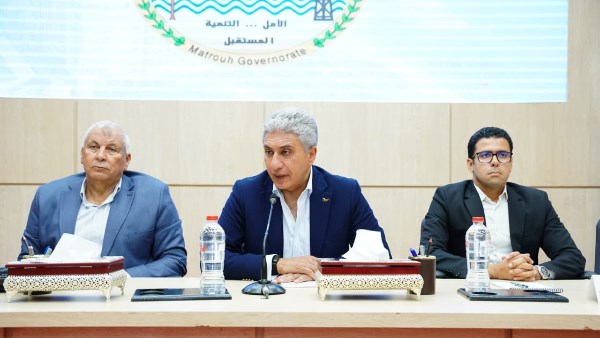 وزير السياحة ومحافظ مطروح يبحثان فرص الاستثمار مع مستثمري المحافظة