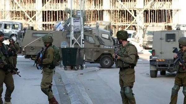 الاحتلال الإسرائيلي يستهدف بالمدفعية محيط الصمدانية الغربية بريف القنيطرة في سوريا