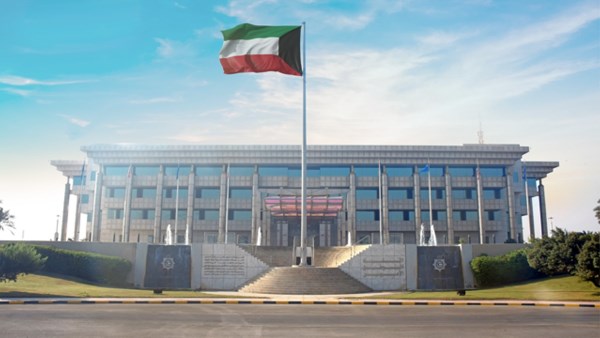 الكويت: ضبط حدثين اتصلا بتنظيم داعش وتلقيا تدريبا على تصنيع المفرقعات لاستهداف أحد دور العبادة