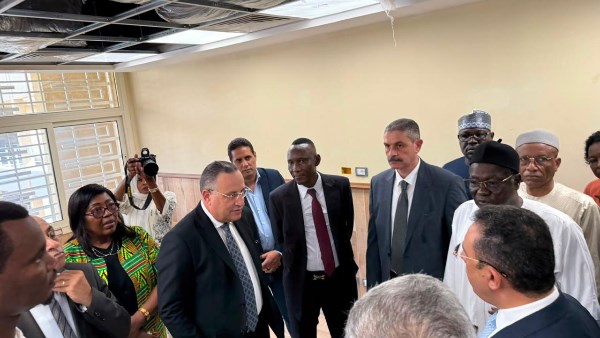 وزير التعليم العالي يتفقد تشطيبات فرع جامعة الإسكندرية في إنجامينا