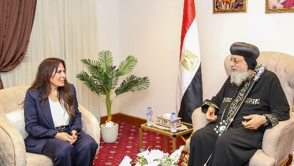 وزيرة الإسكان تلتقي قداسة البابا تواضروس الثاني بمدينة العلمين الجديدة