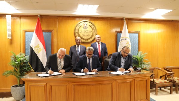 بروتوكول لإنشاء مدرسة مياه الشرب والصرف الصحي للتكنولوجيا التطبيقية بسوهاج